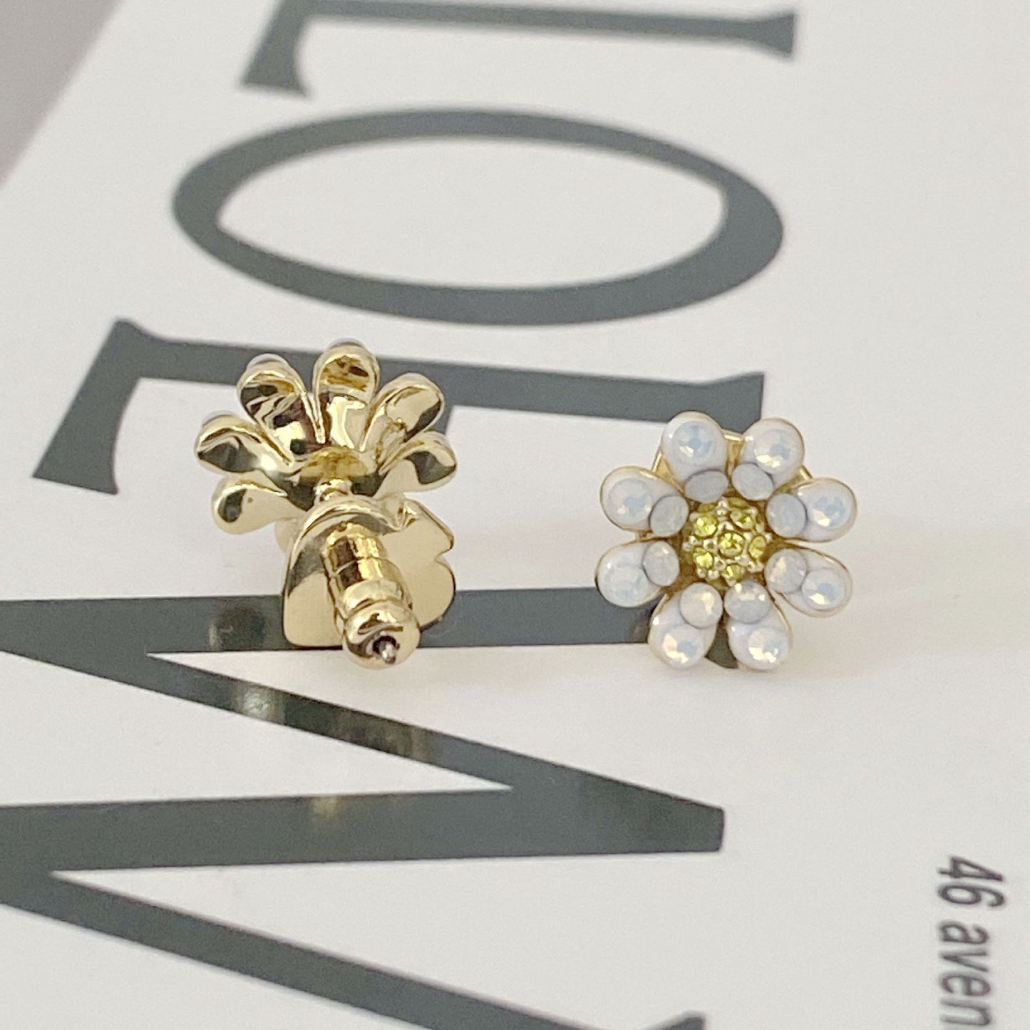 Cute Elegant Daisy Flower Earring Women Fashion Ears Jewelry Accessories Copper Gold Plated